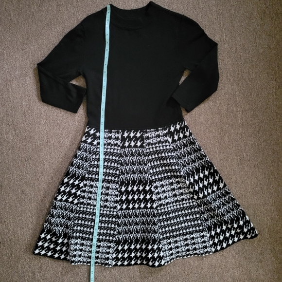 BCX Black & White Sweater Dress Size M  Houndstooth pattern Blend - Picture 3 of 9